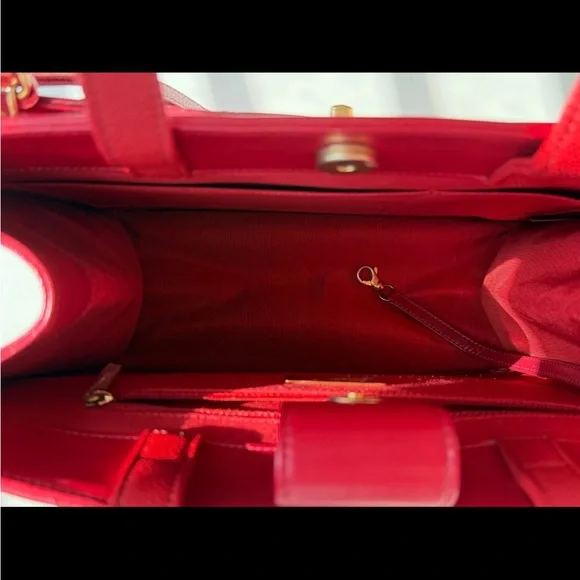 Chanel Quilted Red Leather Shoulder Bag - Picture 5 of 8